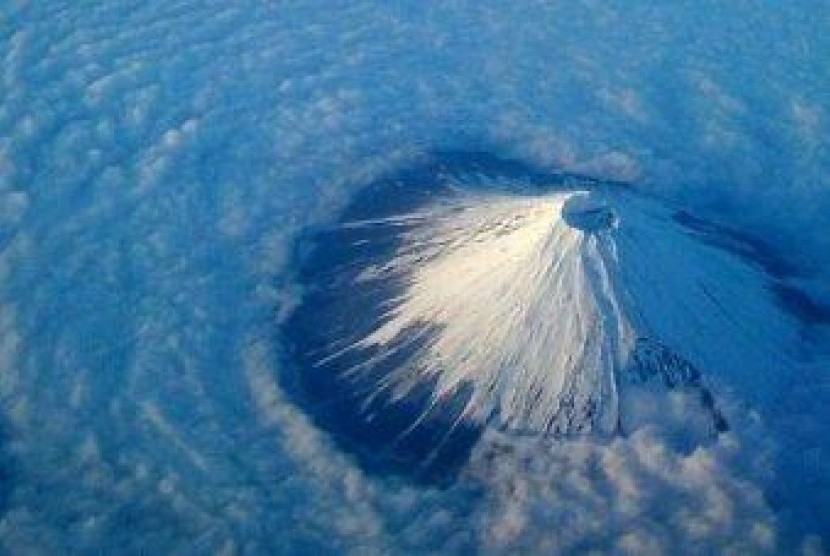 Video AI Gambarkan Situasi Mengerikan Jika Gunung Fuji Meletus