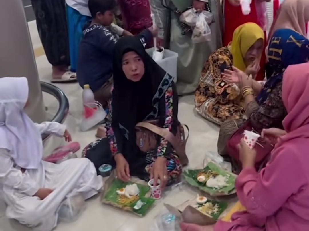 Viral Emak-emak Asyik Olahraga Saat Massa Demo Berhamburan di Purwodadi, Ini Sosoknya